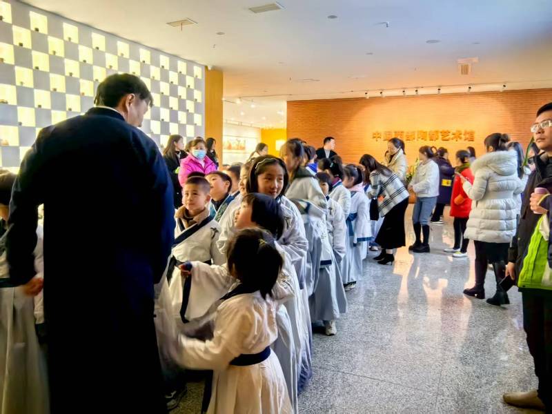 文化赋能：乌拉特中旗魔创文旅挖掘城市文化资源的实践探索